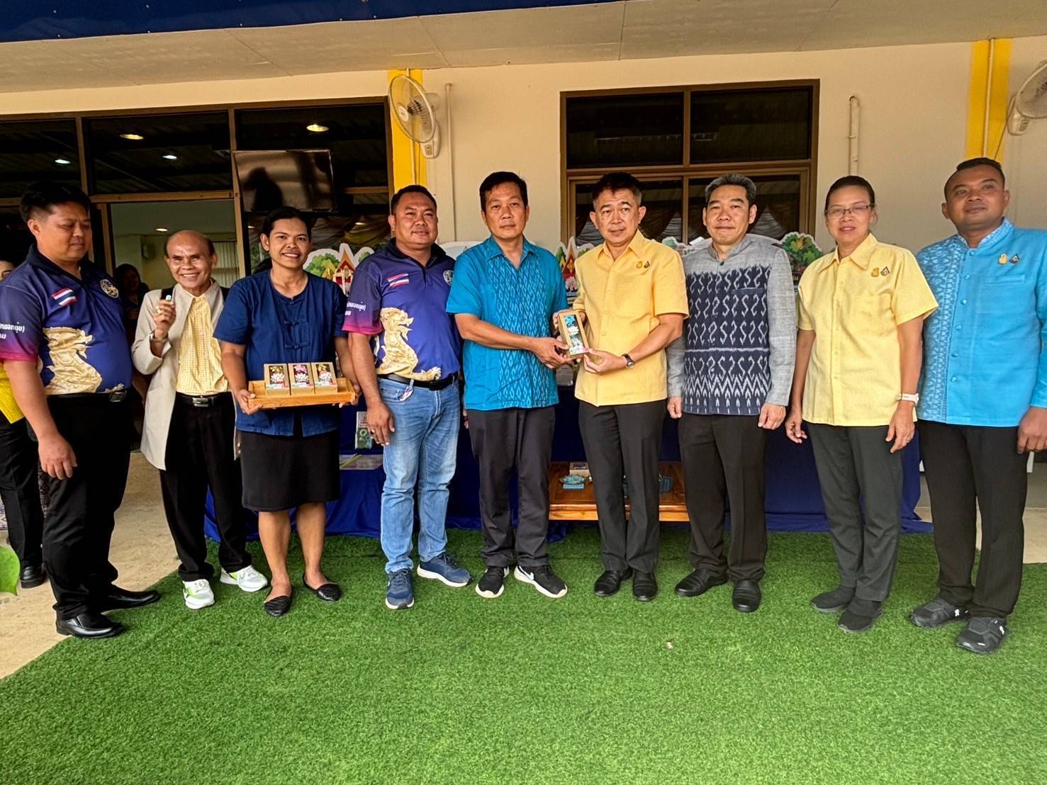 รองผู้ว่าราชการจังหวัดกาญจนบุรี นำทีม ลุย! คัดสรรกิจกรรมพัฒนาชุมชนดีเด่น ประจำปี 2567 เป็นวันที่สอง