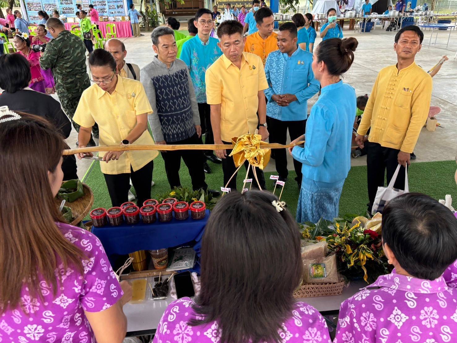 รองผู้ว่าราชการจังหวัดกาญจนบุรี นำทีม ลุย! คัดสรรกิจกรรมพัฒนาชุมชนดีเด่น ประจำปี 2567 เป็นวันที่สอง