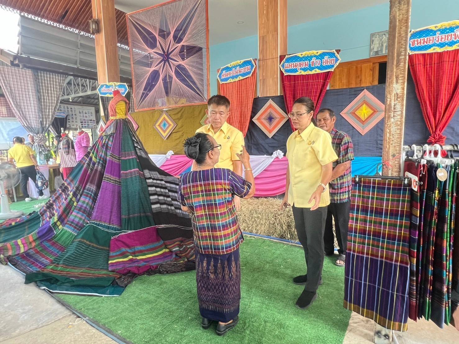 รองผู้ว่าราชการจังหวัดกาญจนบุรี นำทีม ลุย! คัดสรรกิจกรรมพัฒนาชุมชนดีเด่น ประจำปี 2567 เป็นวันที่สอง