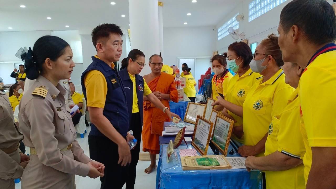 รองผู้ว่าราชการจังหวัดกาญจนบุรี นำทีม ลุย! คัดสรรกิจกรรมพัฒนาชุมชนดีเด่น ประจำปี 2567 เป็นวันที่สาม