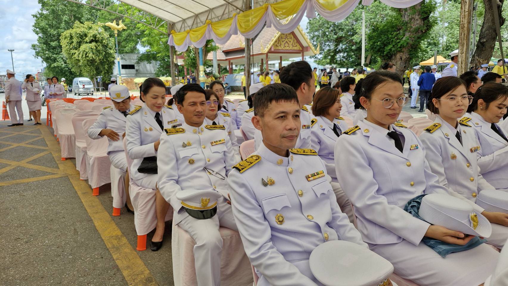 พัฒนาการจังหวัดกาญจนบุรี นำข้าราชการร่วมพิธีอัญเชิญขันน้ำสาครและที่ตักน้ำ จาก วัดวังก์วิเวการาม มายังพระอุโบสถวัดไชยชุมพลชนะสงคราม พระอารามหลวง เพื่อทำพิธีเสกน้ำพระพุทธมนต์ศักดิ์สิทธิ์ งานเฉลิมพระเกียรติพระบาทสมเด็จพระเจ้าอยู่หัว เนื่องในโอกาสมหามงคลเฉลิมพระชนมพรรษา 6 รอบ 28 กรกฎาคม 2567