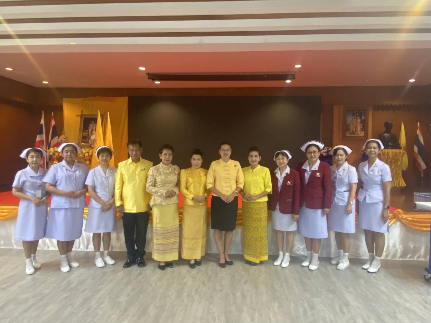 พัฒนาการจังหวัดกาญจนบุรี ร่วมพิธีมอบอุปกรณ์ทางการแพทย์ตามโครงการ “จัดหาอุปกรณ์ทางการแพทย์เฉลิมพระเกียรติ พระบาทสมเด็จพระเจ้าอยู่หัว เนื่องในโอกาสพระราชพิธีมหามงคลเฉลิมพระชนมพรรษา 6 รอบ 28 กรกฎาคม 2567