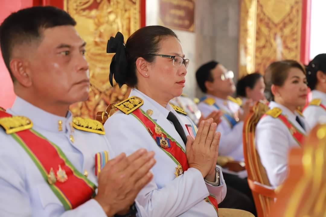 พัฒนาการจังหวัดกาญจนบุรี นำข้าราชการร่วมพิธีเสกน้ำพระพุทธมนต์ศักดิ์สิทธิ์ งานเฉลิมพระเกียรติพระบาทสมเด็จพระเจ้าอยู่หัว เนื่องในโอกาสมหามงคลเฉลิมพระชนมพรรษา 6 รอบ 28 กรกฎาคม 2567