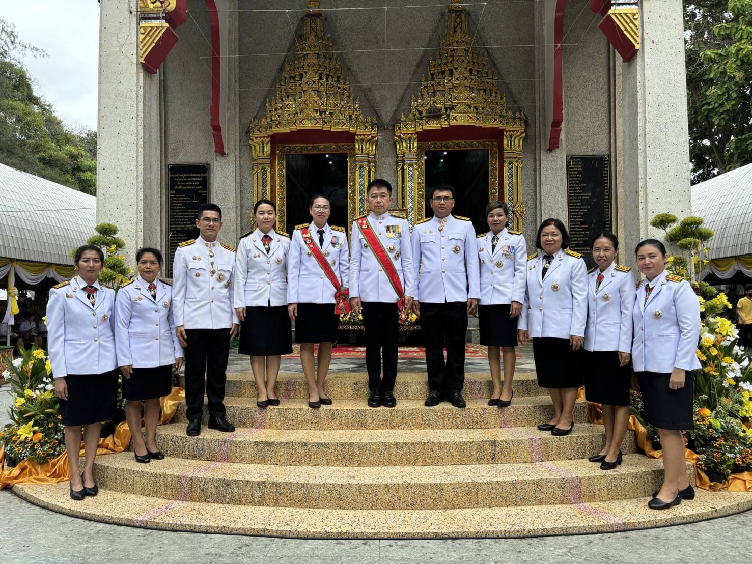 พัฒนาการจังหวัดกาญจนบุรี นำข้าราชการร่วมพิธีเวียนเทียนสมโภชน้ำพระพุทธมนต์ศักดิ์สิทธิ์ เฉลิมพระเกียรติ พระบาทสมเด็จพระเจ้าอยู่หัว เนื่องในโอกาสพระราชพิธีมหามงคลเฉลิมพระชนมพรรษา 6 รอบ 28 กรกฎาคม 2567 ณ วัดไชยชุมพลชนะสงคราม พระอารามหลวง(วัดใต้)
