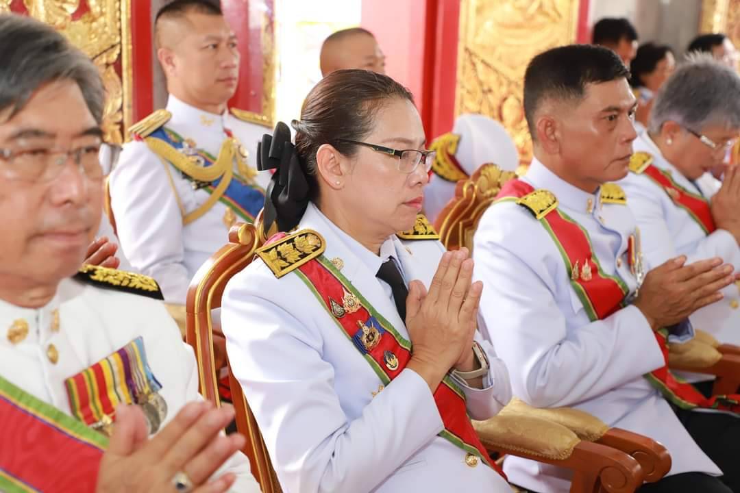 พัฒนาการจังหวัดกาญจนบุรี นำข้าราชการร่วมพิธีเวียนเทียนสมโภชน้ำพระพุทธมนต์ศักดิ์สิทธิ์ เฉลิมพระเกียรติ พระบาทสมเด็จพระเจ้าอยู่หัว เนื่องในโอกาสพระราชพิธีมหามงคลเฉลิมพระชนมพรรษา 6 รอบ 28 กรกฎาคม 2567 ณ วัดไชยชุมพลชนะสงคราม พระอารามหลวง(วัดใต้)