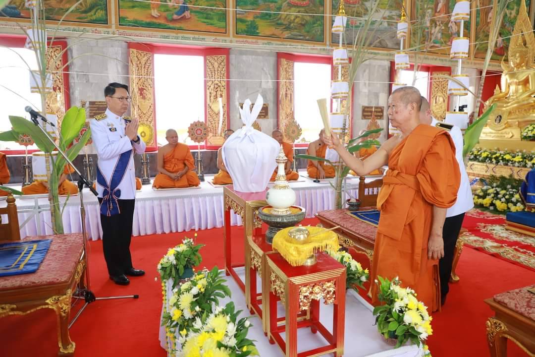 พัฒนาการจังหวัดกาญจนบุรี นำข้าราชการร่วมพิธีเวียนเทียนสมโภชน้ำพระพุทธมนต์ศักดิ์สิทธิ์ เฉลิมพระเกียรติ พระบาทสมเด็จพระเจ้าอยู่หัว เนื่องในโอกาสพระราชพิธีมหามงคลเฉลิมพระชนมพรรษา 6 รอบ 28 กรกฎาคม 2567 ณ วัดไชยชุมพลชนะสงคราม พระอารามหลวง(วัดใต้)