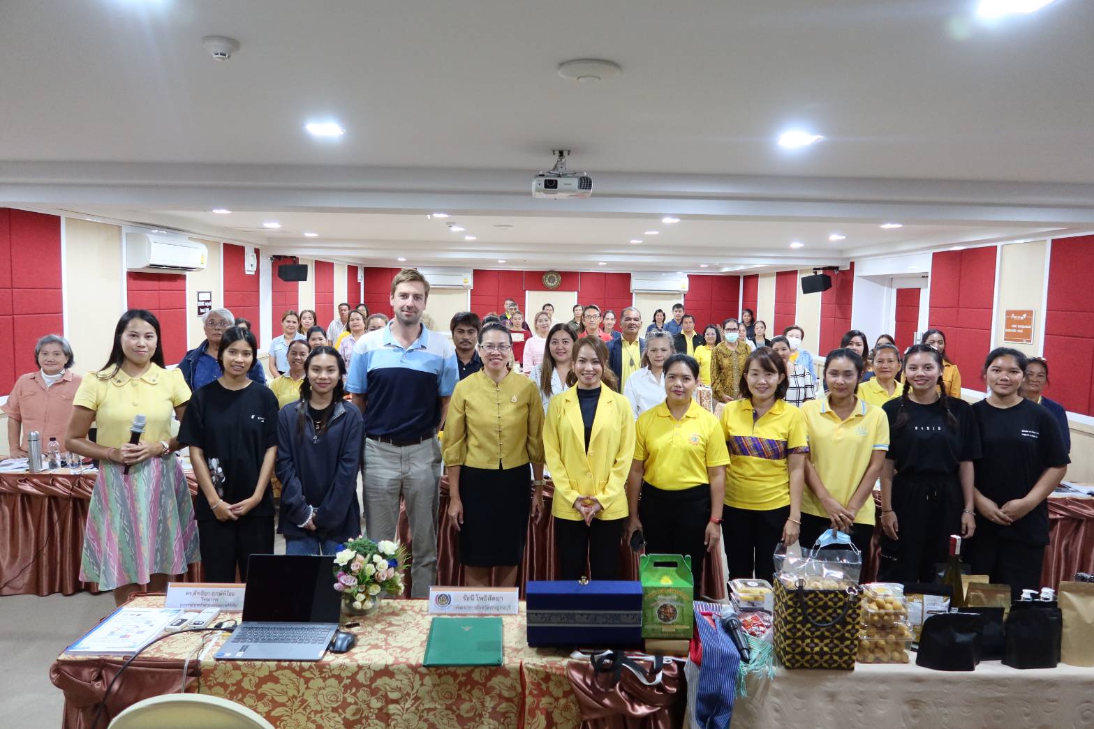 พช.กาญจนบุรี จัดโครงการพัฒนาศักยภาพผู้ประกอบการสู่ยุค 4.0