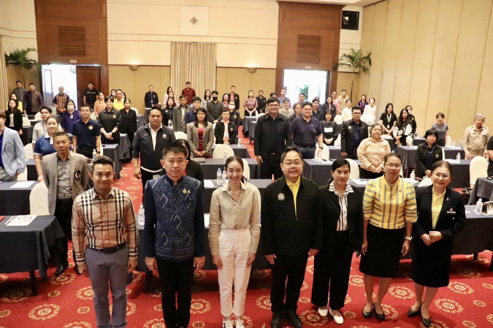 พจ.กาญจนบุรี ร่วมประชุมและติดตามการดำเนินงานตามนโยบายรัฐบาลและข้อสั่งการนายกรัฐมนตรี ในการขับเคลื่อนนโยบายเศรษฐกิจสร้างสรรค์