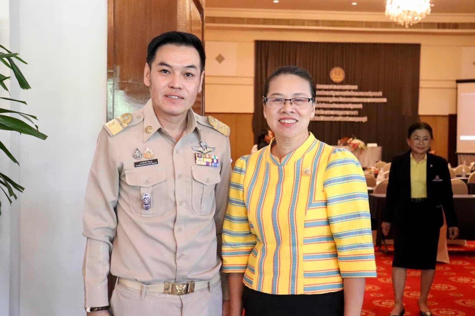 พจ.กาญจนบุรี ร่วมประชุมและติดตามการดำเนินงานตามนโยบายรัฐบาลและข้อสั่งการนายกรัฐมนตรี ในการขับเคลื่อนนโยบายเศรษฐกิจสร้างสรรค์