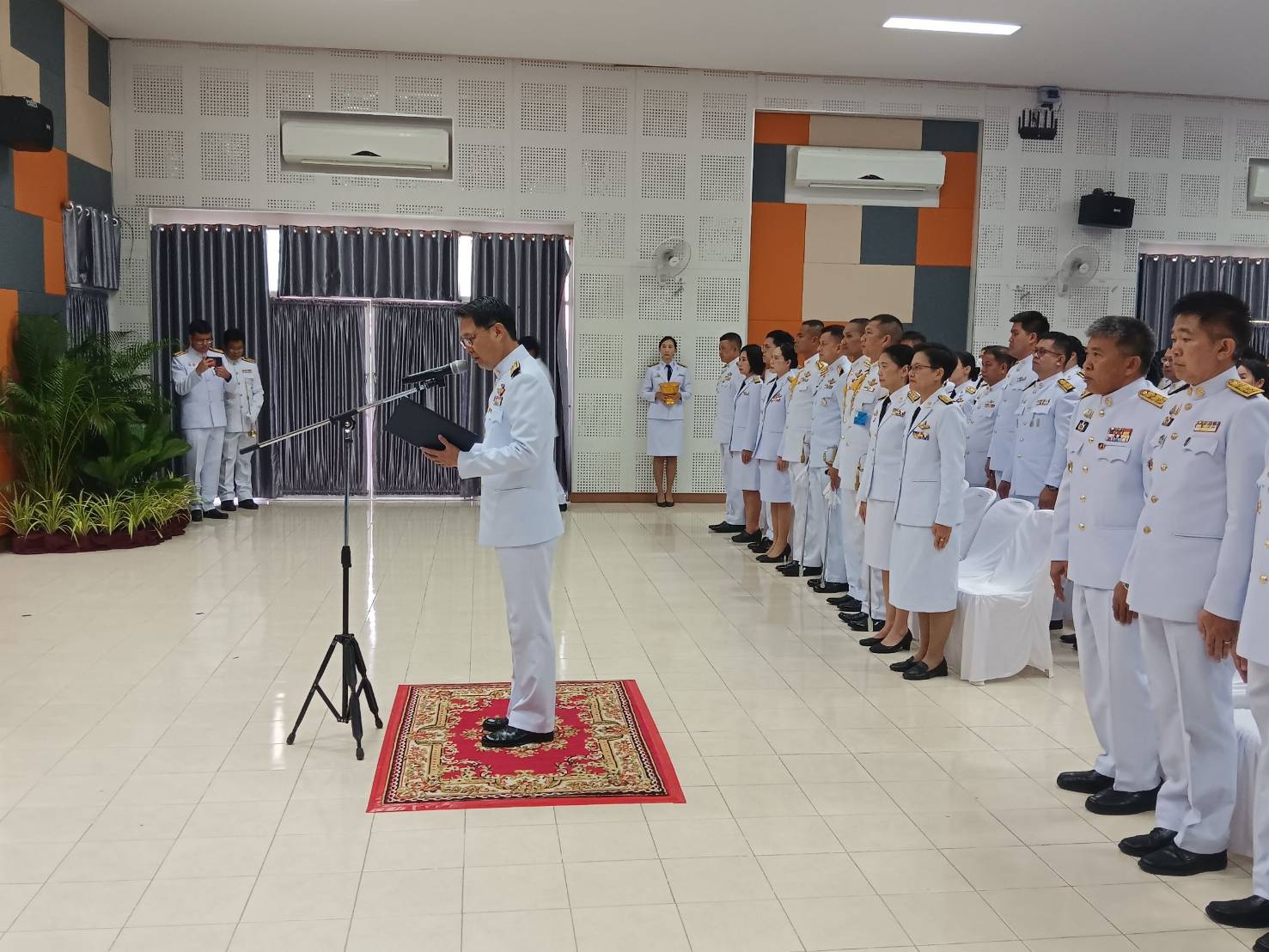 พช.กาญจนบุรี ร่วมประกอบพิธีวางพวงมาลาถวายราชสักการะ สมเด็จพระนารายณ์มหาราช ด้วยความน้อมรำลึก สำนึกในพระมหากรุณาธิคุณ เนื่องในโอกาสวันคล้ายวันสวรรคตสมเด็จพระนารายณ์มหาราช