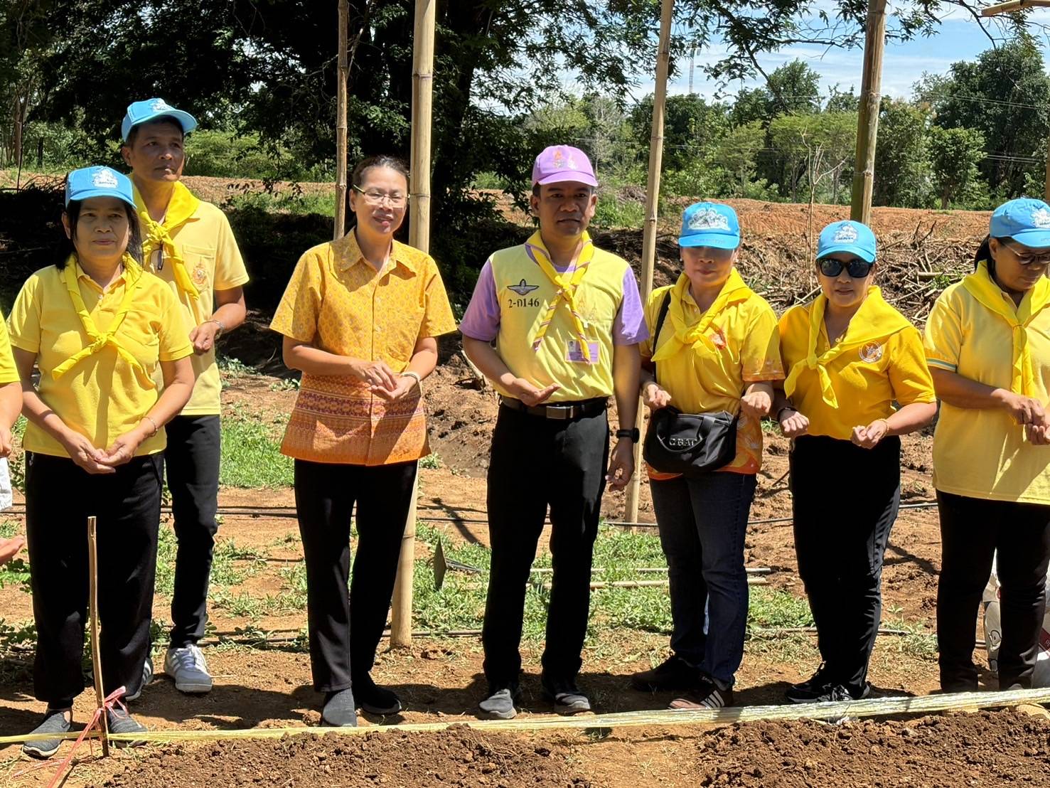 พช.กาญจนบุรี ร่วมกับอำเภอเมืองกาญจนบุรี ขับเคลื่อนโครงการพัฒนาพื้นที่ต้นแบบ เพื่อพัฒนาคุณภาพชีวิตแบบอารยเกษตร ตามแนวพระราชดำริ ศูนย์พัฒนาอาชีพหนองบัว