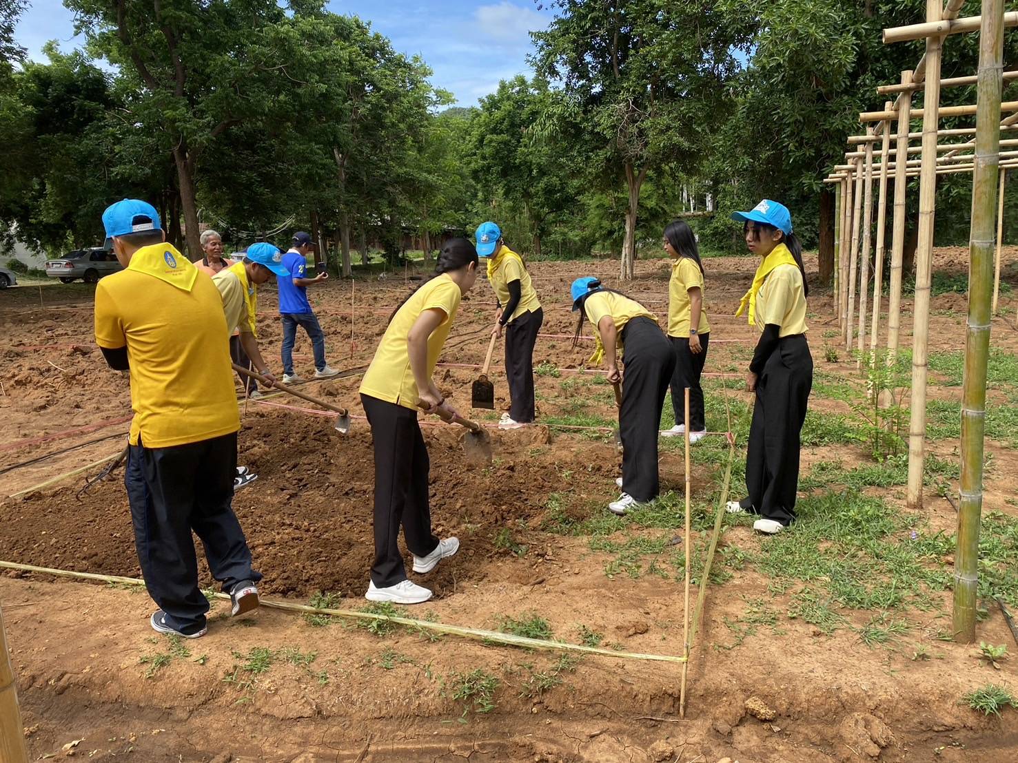 พช.กาญจนบุรี ร่วมกับอำเภอเมืองกาญจนบุรี ขับเคลื่อนโครงการพัฒนาพื้นที่ต้นแบบ เพื่อพัฒนาคุณภาพชีวิตแบบอารยเกษตร ตามแนวพระราชดำริ ศูนย์พัฒนาอาชีพหนองบัว
