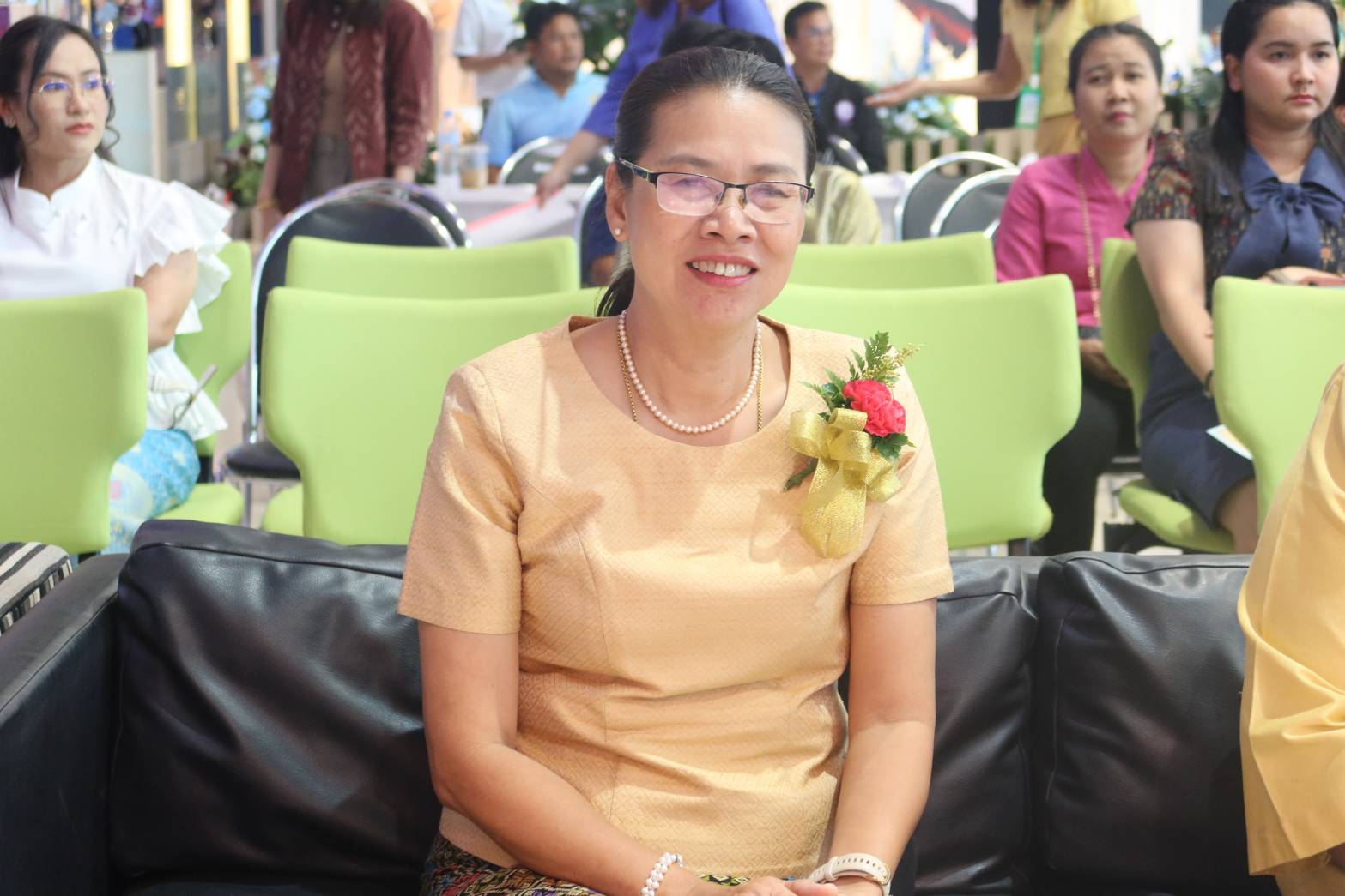 พช.กาญจนบุรี ร่วมงานแสดงสินค้าหม่อนไหม มหกรรมสืบสานภูมิปัญญาด้านหม่อนไหมและผลิตภัณฑ์ Thai silk products Fair 2024 สร้างรายได้อย่างยั่งยืน