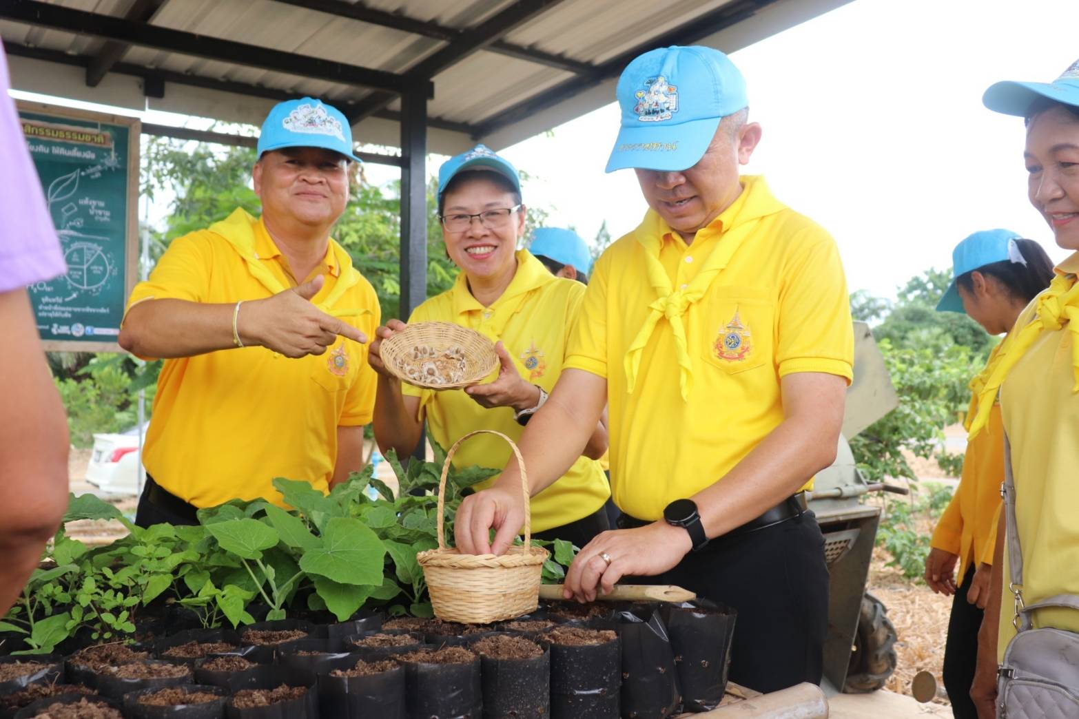 CDD KAN News : พช.กาญจนบุรี ผนึกกำลังขับเคลื่อนโครงการ โคก หนอง นา อารยเกษตร เฉลิมพระเกียรติพระบาทสมเด็จพระเจ้าอยู่หัวเนื่องในโอกาสพระราชพิธีมหามงคลเฉลิมพระชนมพรรษา 6 รอบ 28 กรกฎาคม 2567