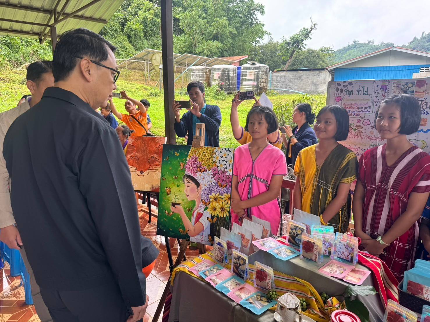 พช. กาญจนบุรี ร่วมลงพื้นที่ตรวจติดตามความคืบหน้าการดำเนินงาน โครงการพัฒนาชุมชนในเขตรักษาพันธุ์สัตว์ป่า และอุทยานแห่งชาติ จังหวัดกาญจนบุรี ร่วมกับคณะกรรมการกลางหมู่บ้านอาสาพัฒนาและป้องกันตนเอง (อพป.)