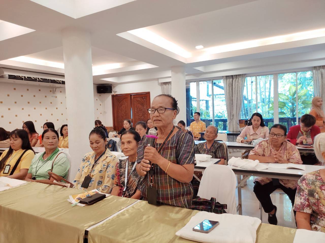 พช. กาญจนบุรี จัดโครงการพัฒนาบุคลากรเพื่อยกระดับผ้าไทยให้มีมูลค่าสูงในการขับเคลื่อนยุทธศาสตร์การพัฒนาคุณภาพชีวิตของประชาชนจังหวัดกาญจนบุรี