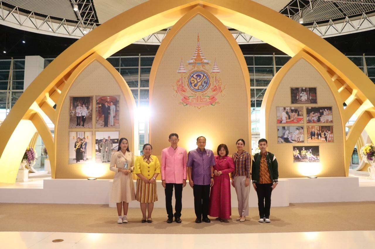 รองผู้ว่าราชการจังหวัด พร้อมด้วยพัฒนาการจังหวัด ร่วมเปิดงาน OTOP CITY 2024 Happy Market พร้อมยอดจำหน่ายสินค้า OTOP กาญจน์ 4 วัน กว่า 2 ล้านบาท