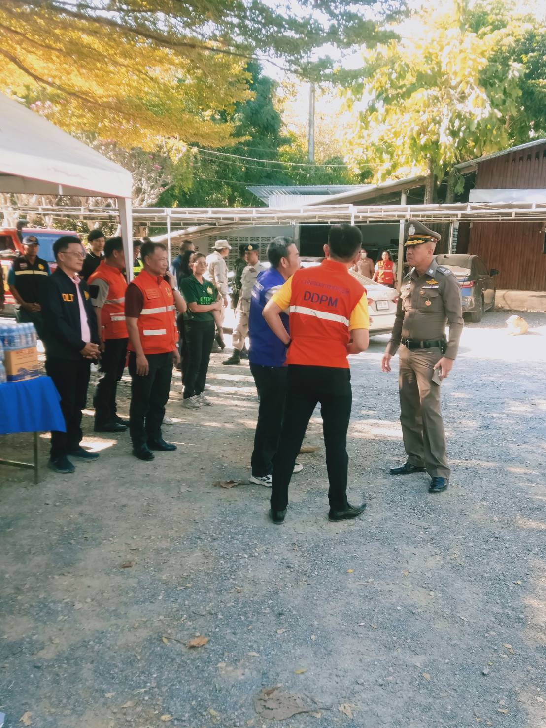 พัฒนาการจังหวัดกาญจนบุรี ร่วมติดตามตรวจเยี่ยมจุดตรวจและจุดบริการประชาชนจังหวัดกาญจนบุรี ในช่วงวันขึ้นปีใหม่ ประจำปี 2568