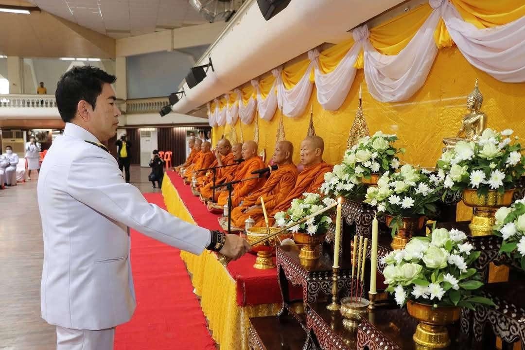 พัฒนาการจังหวัดกาญจนบุรี นำข้าราชการ พช. ร่วมพิธีทางศาสนามหามงคล ถวายพระราชกุศล เฉลิมพระเกียรติพระบาทสมเด็จพระเจ้าอยู่หัว เนื่องในโอกาสพระราชพิธีสมมงคลพระชนมายุเท่าพระบาทสมเด็จพระพุทธยอดฟ้าจุฬาโลกมหาราช สมเด็จพระปฐมบรมกษัตริยาธิราชแห่งพระราชวงศ์จักรี พุทธศักราช 2568