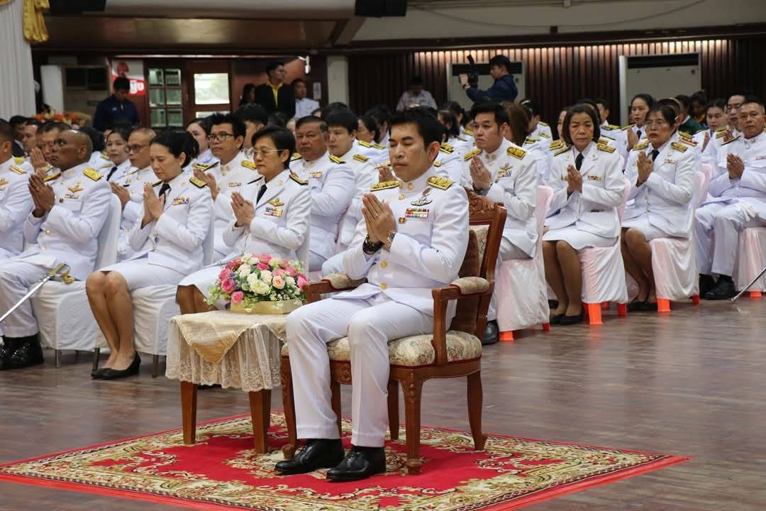 พัฒนาการจังหวัดกาญจนบุรี นำข้าราชการ พช. ร่วมพิธีทางศาสนามหามงคล ถวายพระราชกุศล เฉลิมพระเกียรติพระบาทสมเด็จพระเจ้าอยู่หัว เนื่องในโอกาสพระราชพิธีสมมงคลพระชนมายุเท่าพระบาทสมเด็จพระพุทธยอดฟ้าจุฬาโลกมหาราช สมเด็จพระปฐมบรมกษัตริยาธิราชแห่งพระราชวงศ์จักรี พุทธศักราช 2568