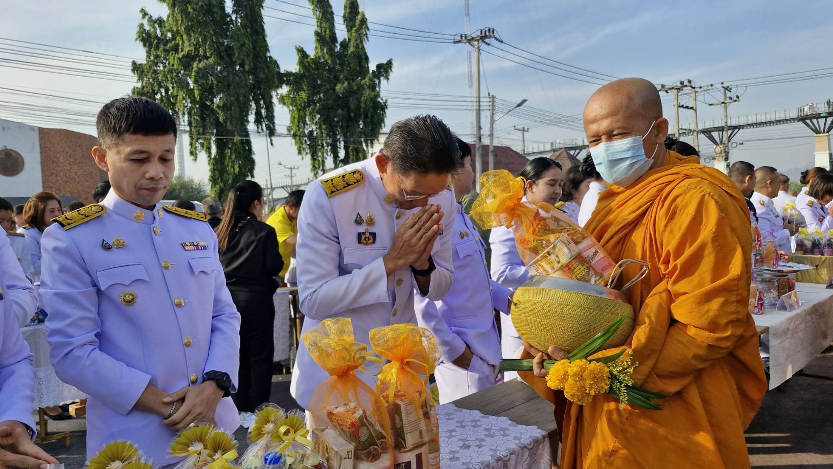 พัฒนาการจังหวัดกาญจนบุรี นำข้าราชการ พช. ร่วมพิธีทางศาสนามหามงคล ถวายพระราชกุศล เฉลิมพระเกียรติพระบาทสมเด็จพระเจ้าอยู่หัว เนื่องในโอกาสพระราชพิธีสมมงคลพระชนมายุเท่าพระบาทสมเด็จพระพุทธยอดฟ้าจุฬาโลกมหาราช สมเด็จพระปฐมบรมกษัตริยาธิราชแห่งพระราชวงศ์จักรี พุทธศักราช 2568