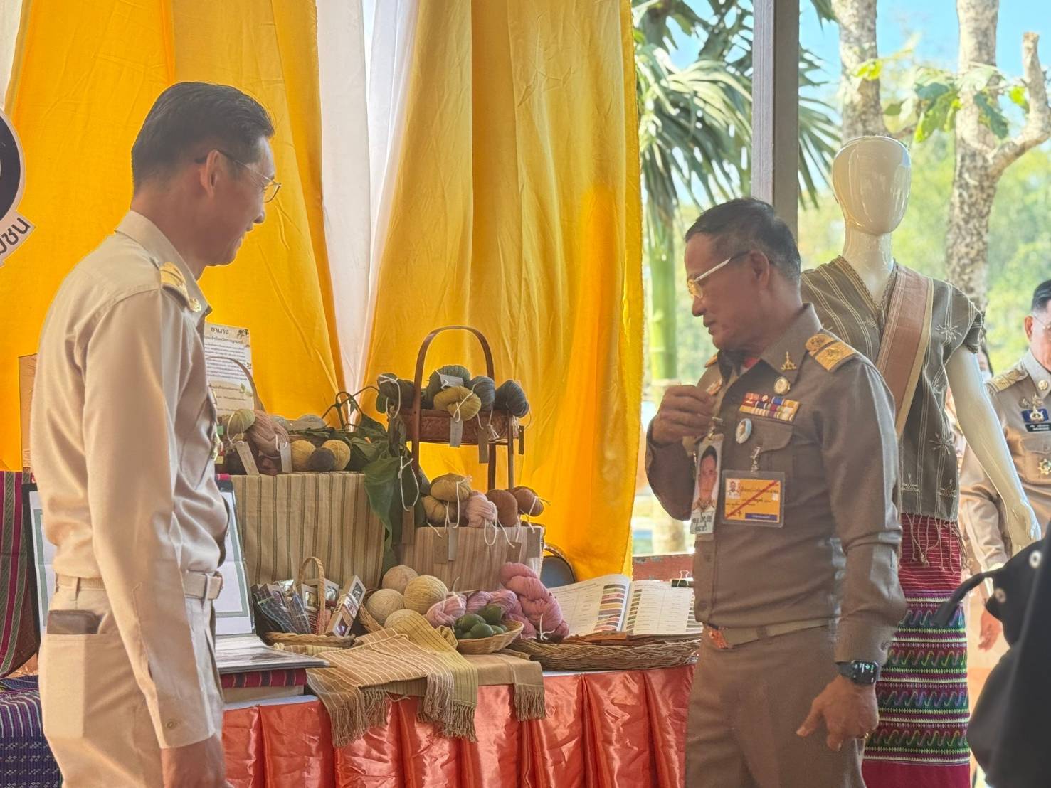พช. กาญจนบุรี ลงพื้นที่รับการตรวจเยี่ยมติดตามความก้าวหน้าการดำเนินงานโครงการพัฒนาชุมชน ในเขตรักษาพันธุ์สัตว์ป่า และอุทยานแห่งชาติจังหวัดกาญจนบุรี ภายใต้มูลนิธิภูบดินทร์ ในพระบรมราชูปถัมภ์ จากพลเอกไพบูลย์ คุ้มฉายา องคมนตรี