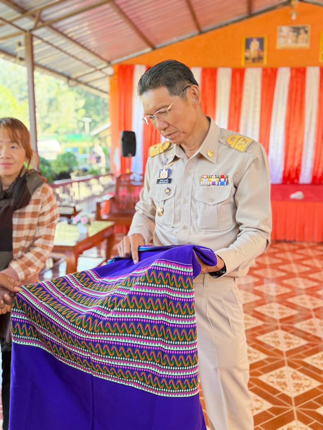 พช. กาญจนบุรี ลงพื้นที่รับการตรวจเยี่ยมติดตามความก้าวหน้าการดำเนินงานโครงการพัฒนาชุมชน ในเขตรักษาพันธุ์สัตว์ป่า และอุทยานแห่งชาติจังหวัดกาญจนบุรี ภายใต้มูลนิธิภูบดินทร์ ในพระบรมราชูปถัมภ์ จากพลเอกไพบูลย์ คุ้มฉายา องคมนตรี