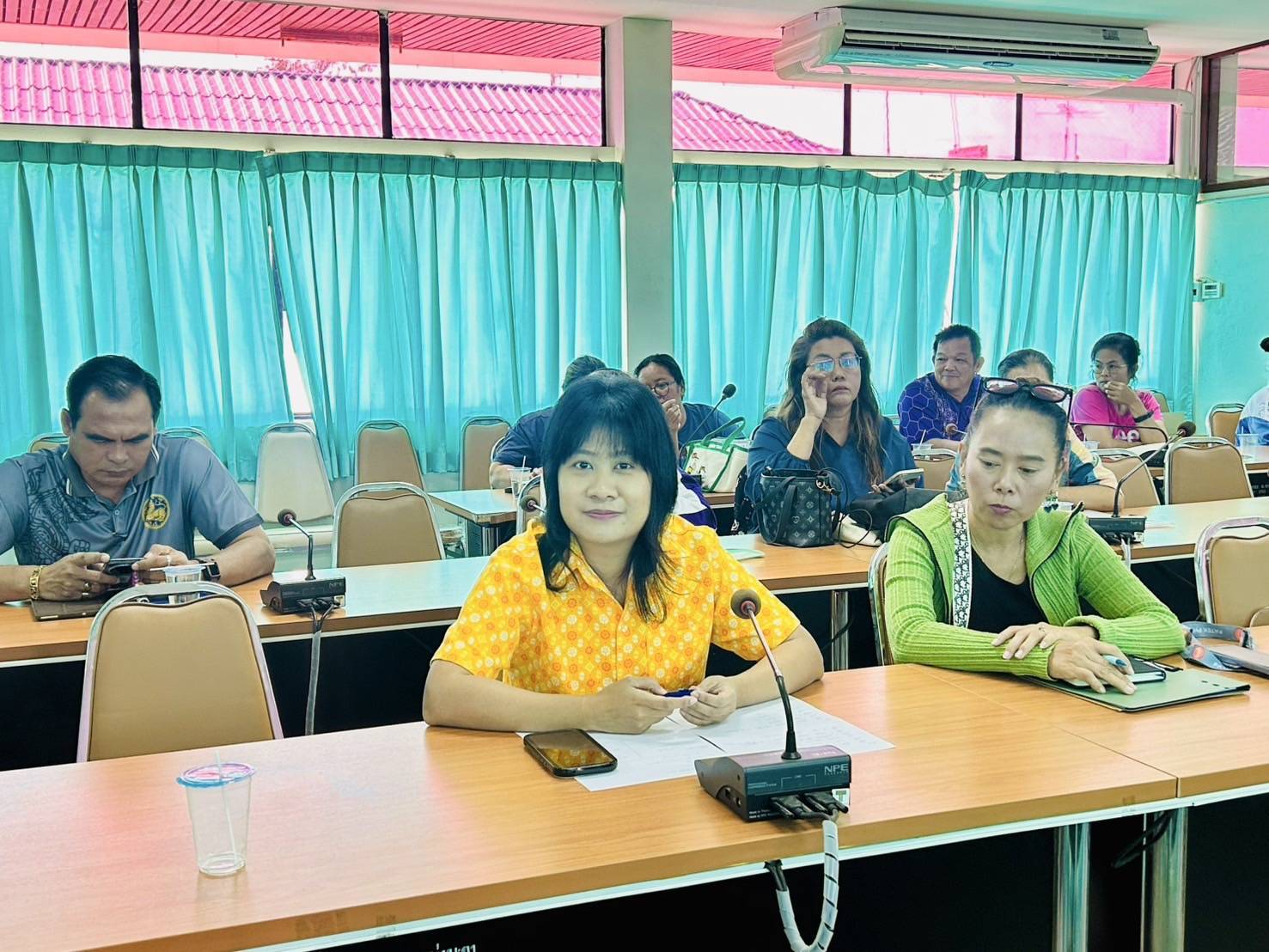 พช.กาญจนบุรี ลงพื้นที่ติดตามและชี้แจงการบริหารจัดการข้อมูลความจำเป็นพื้นฐาน (จปฐ.) ในพื้นที่อำเภอท่ามะกา
