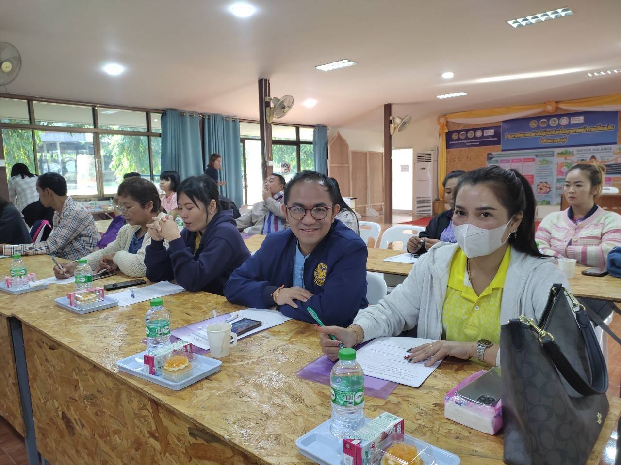 สำนักงานพัฒนาชุมชนจังหวัดกาญจนบุรี ระดมความคิด กำหนดทิศทาง ในโครงการเพิ่มศักยภาพคณะกรรมการงานทุนชุมชนขับเคลื่อนเศรษฐกิจฐาก