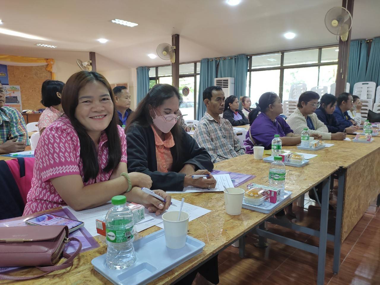 สำนักงานพัฒนาชุมชนจังหวัดกาญจนบุรี ระดมความคิด กำหนดทิศทาง ในโครงการเพิ่มศักยภาพคณะกรรมการงานทุนชุมชนขับเคลื่อนเศรษฐกิจฐาก