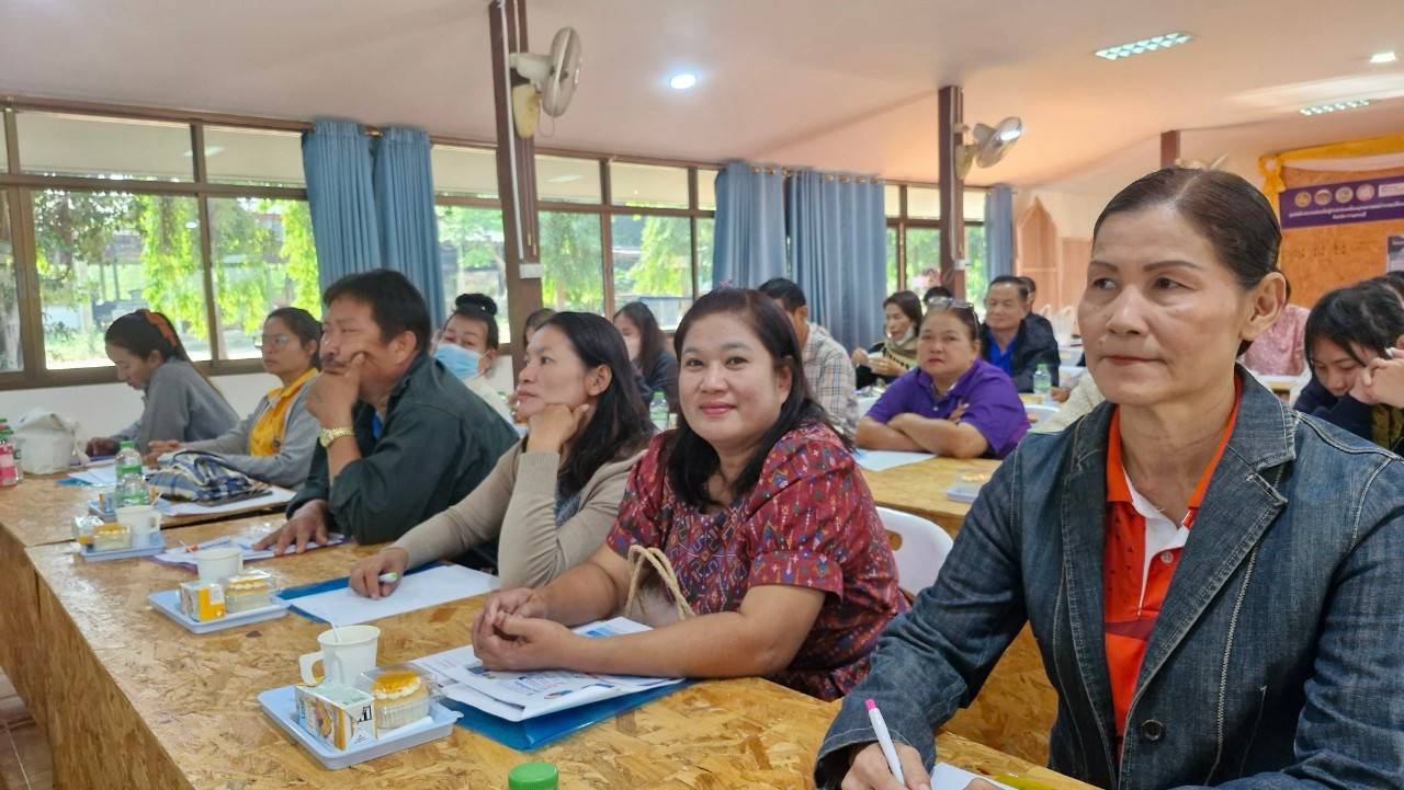 สำนักงานพัฒนาชุมชนจังหวัดกาญจนบุรี ระดมความคิด กำหนดทิศทาง ในโครงการเพิ่มศักยภาพคณะกรรมการงานทุนชุมชนขับเคลื่อนเศรษฐกิจฐาก
