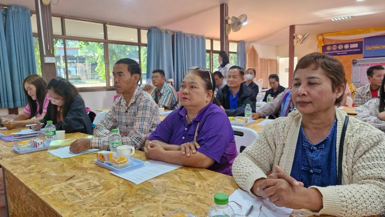 สำนักงานพัฒนาชุมชนจังหวัดกาญจนบุรี ระดมความคิด กำหนดทิศทาง ในโครงการเพิ่มศักยภาพคณะกรรมการงานทุนชุมชนขับเคลื่อนเศรษฐกิจฐาก
