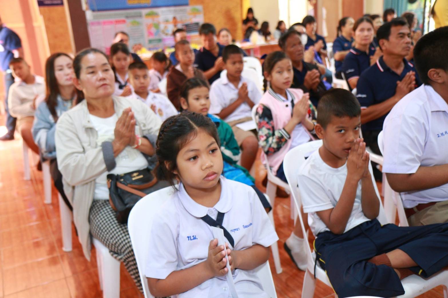 พช.กาญจนบุรี จัดกิจกรรมเนื่องในวาระครบรอบ 56 ปี โครงการพัฒนาผู้นำอาสาพัฒนาชุมชน ภายใต้แนวคิด “อช. รวมใจ ขจัดภัยแก้จน พัฒนาชุมชนอย่างพอเพียง”