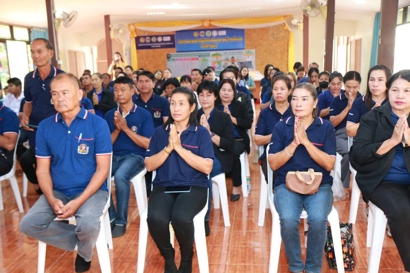พช.กาญจนบุรี จัดกิจกรรมเนื่องในวาระครบรอบ 56 ปี โครงการพัฒนาผู้นำอาสาพัฒนาชุมชน ภายใต้แนวคิด “อช. รวมใจ ขจัดภัยแก้จน พัฒนาชุมชนอย่างพอเพียง”