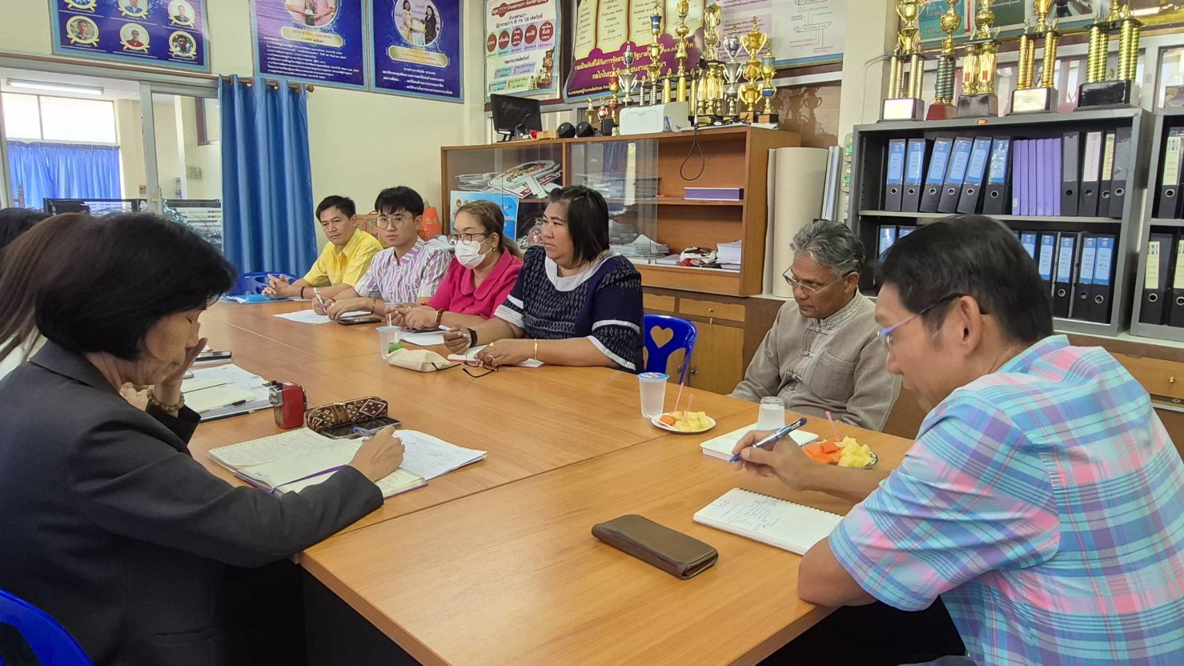 พจ.กาญจนบุรี นำทีมลงพื้นที่นิเทศ ติดตาม การดำเนินงานของสำนักงานพัฒนาชุมชนอำเภอ ประจำปีงบประมาณ พ.ศ. 2568 รอบไตรมาส 1 – 2 ในพื้นที่อำเภอท่ามะกา