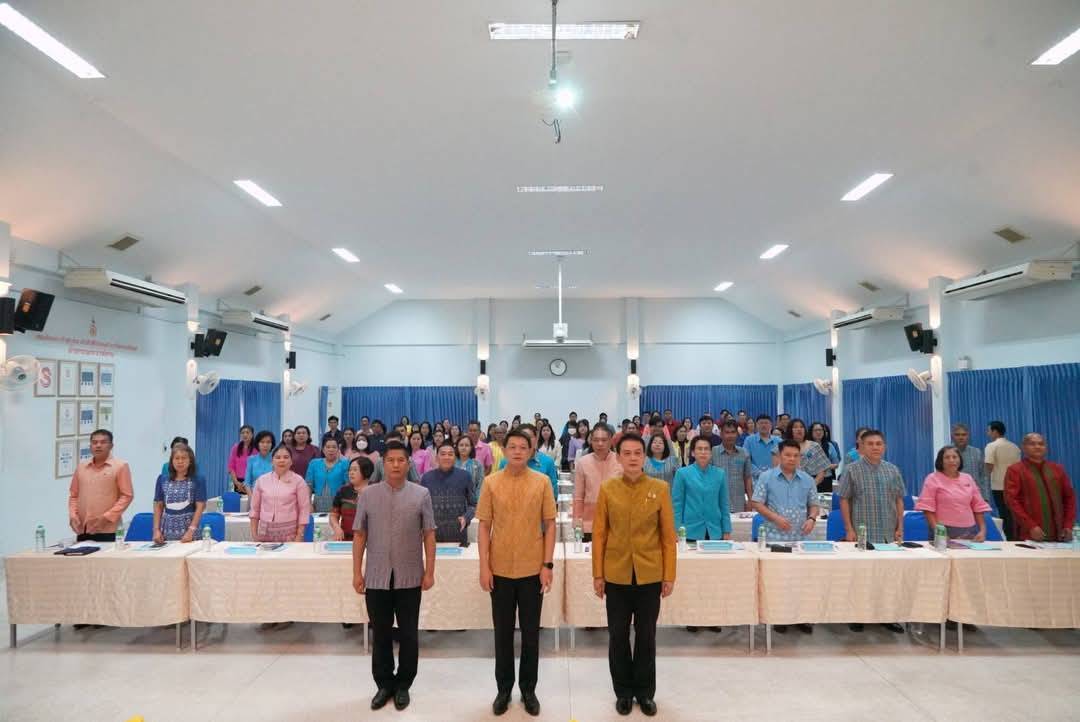 พัฒนาการจังหวัดกาญจนบุรี นำผู้อำนวยการกลุ่มงาน พัฒนาการอำเภอ ร่วมโครงการสนับสนุนการขับเคลื่อนนโยบายสู่การปฏิบัติ ประจำปี 2568