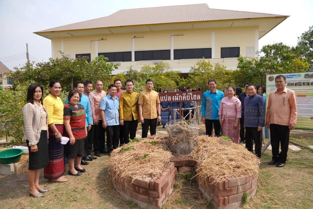 พัฒนาการจังหวัดกาญจนบุรี นำผู้อำนวยการกลุ่มงาน พัฒนาการอำเภอ ร่วมโครงการสนับสนุนการขับเคลื่อนนโยบายสู่การปฏิบัติ ประจำปี 2568