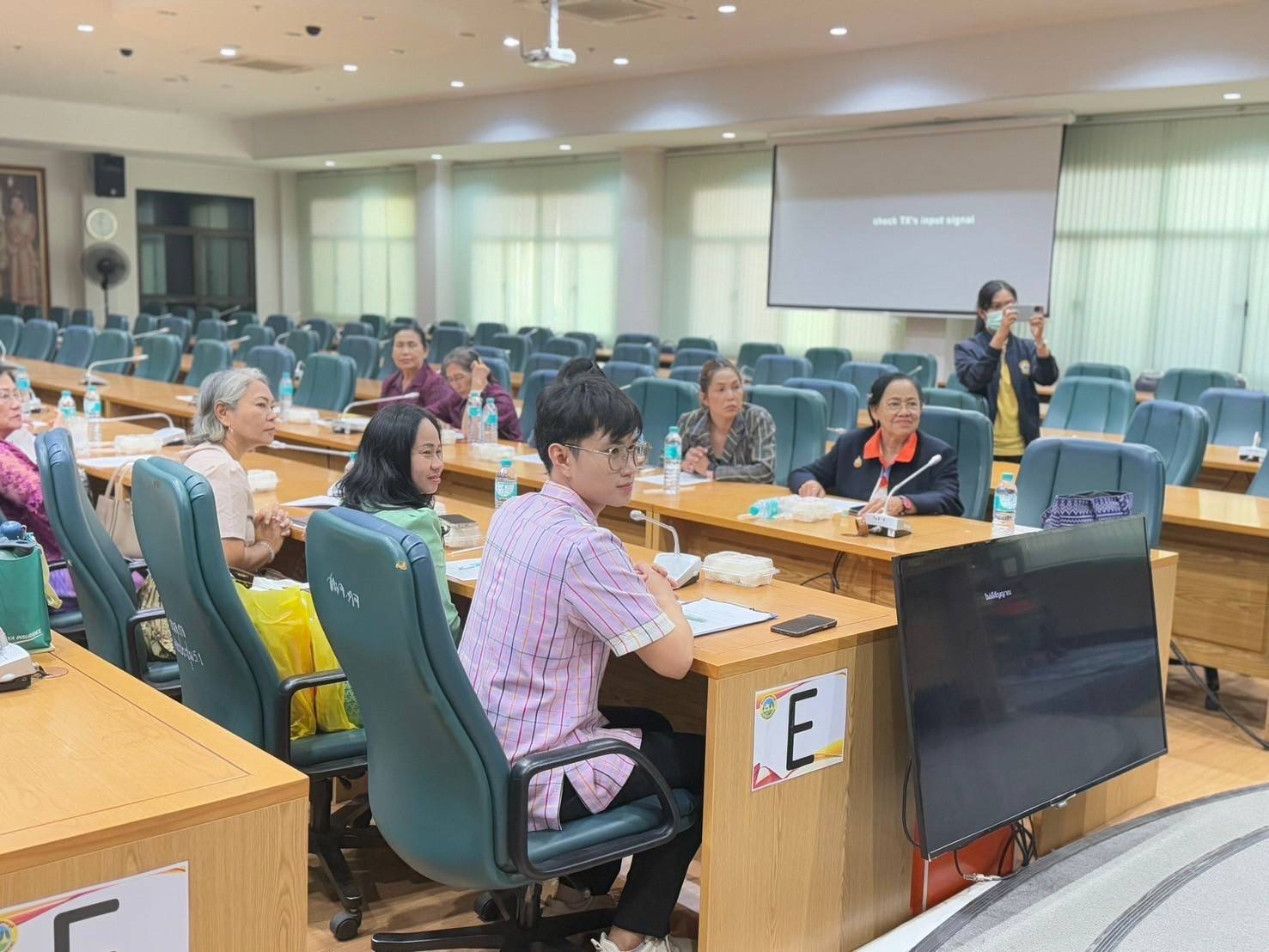 พช.กาญจนบุรี จัดการประชุมคณะกรรมการพัฒนาสตรีจังหวัดกาญจนบุรี (กพสจ.) ครั้งที่ 1/2568