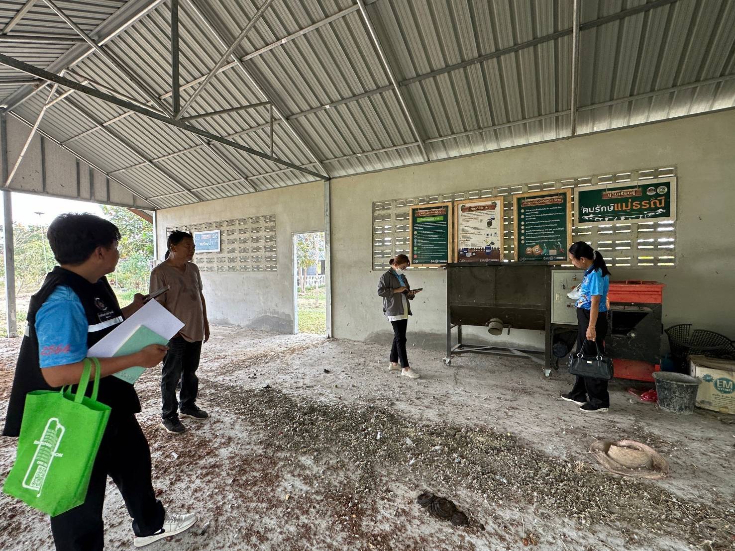 พจ.กาญจนบุรี สั่งลุย !! ลงพื้นที่นิเทศ ติดตาม การดำเนินงานของสำนักงานพัฒนาชุมชนอำเภอ ประจำปีงบประมาณ พ.ศ. 2568 รอบไตรมาส 1 – 2 ในพื้นที่อำเภอบ่อพลอย และอำเภอหนองปรือ