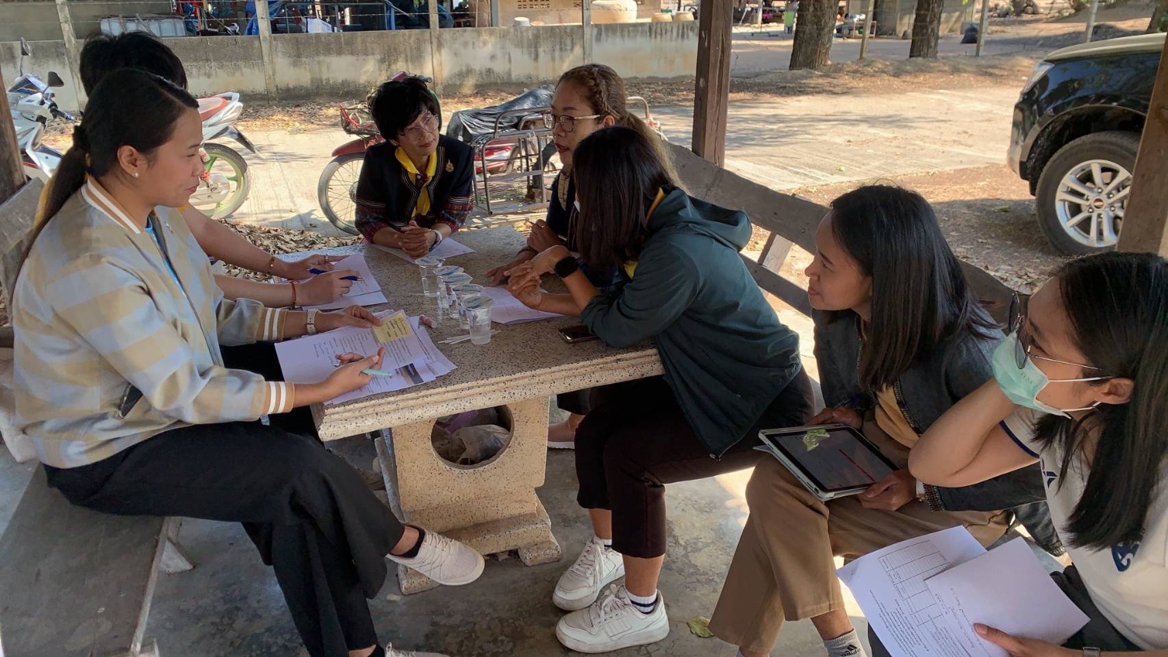 พจ.กาญจนบุรี จัดทีมปฏิบัติการลงพื้นที่นิเทศ ติดตาม การดำเนินงานของสำนักงานพัฒนาชุมชนอำเภอ ประจำปีงบประมาณ พ.ศ. 2568 รอบไตรมาส 1 – 2 ในพื้นที่อำเภอพนมทวน
