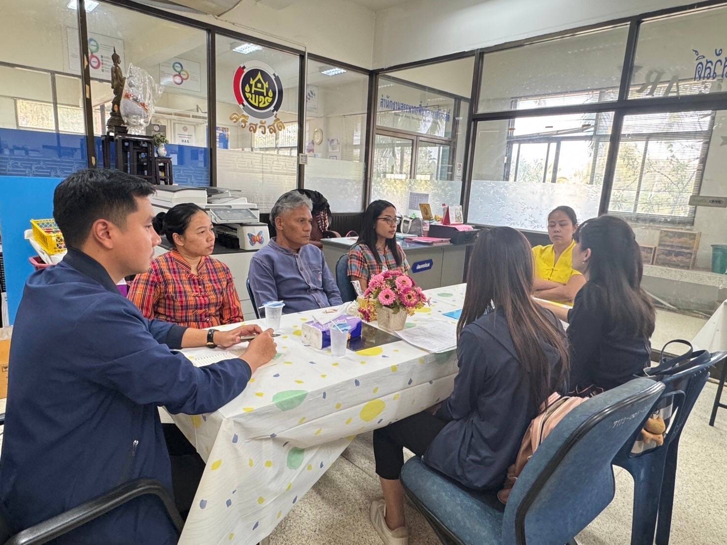 พจ.กาญจนบุรี จัดทีมปฏิบัติการลงพื้นที่นิเทศ ติดตาม การดำเนินงานของสำนักงานพัฒนาชุมชนอำเภอ ประจำปีงบประมาณ พ.ศ. 2568 รอบไตรมาส 1 – 2 ในพื้นที่อำเภอศรีสวัสดิ์