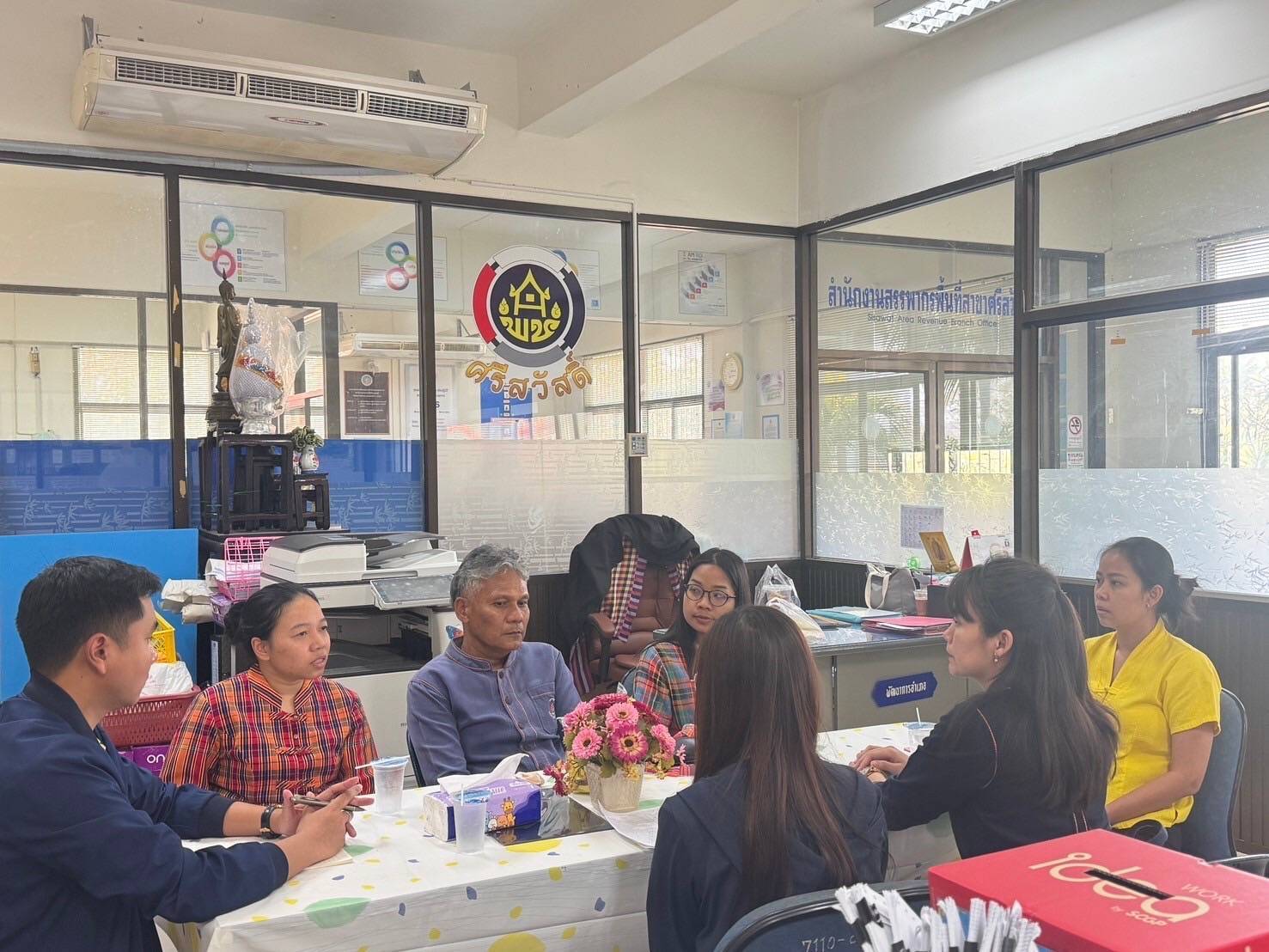 พจ.กาญจนบุรี จัดทีมปฏิบัติการลงพื้นที่นิเทศ ติดตาม การดำเนินงานของสำนักงานพัฒนาชุมชนอำเภอ ประจำปีงบประมาณ พ.ศ. 2568 รอบไตรมาส 1 – 2 ในพื้นที่อำเภอศรีสวัสดิ์