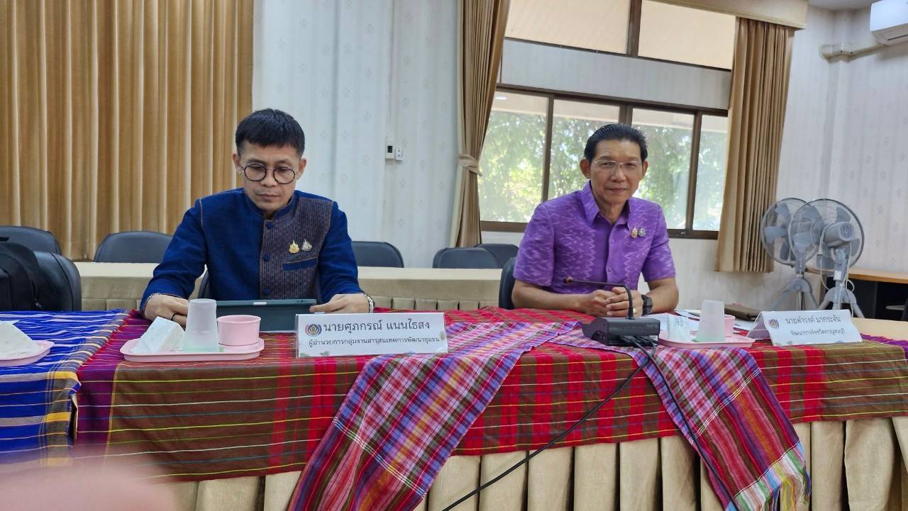 พช. กาญจนบุรี นำนางพรรณวิภา ปิยัมปุตระ รองผู้ว่าราชการจังหวัดกาญจนบุรี ลงพื้นที่ติดตามผลการขับเคลื่อน 5 นโยบายสำคัญของรัฐมนตรีว่าการกระทรวงมหาดไทย ในส่วนที่เกี่ยวข้องกับภารกิจกรมการพัฒนาชุมชน พื้นที่อำเภอเลาขวัญ จังหวัดกาญจนบุรี