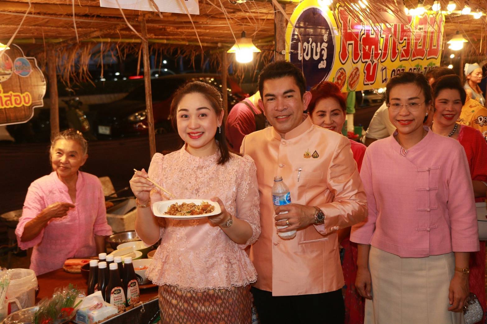 ผู้ว่าราชการจังหวัดกาญจนบุรี เปิดงานเสน่ห์ศิลป์ ถิ่นเมืองกาญจน์ ภายใต้ธีมงาน “ฤดูกาญจน์ แห่งความรัก” ที่จัดขึ้นระหว่างวันที่ 14 – 16 กุมภาพันธ์ 2568