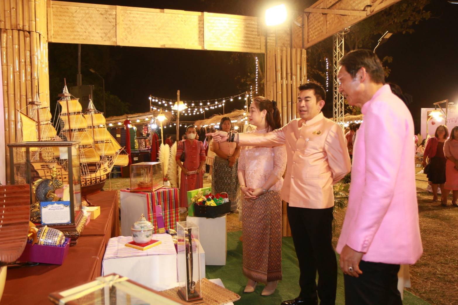 ผู้ว่าราชการจังหวัดกาญจนบุรี เปิดงานเสน่ห์ศิลป์ ถิ่นเมืองกาญจน์ ภายใต้ธีมงาน “ฤดูกาญจน์ แห่งความรัก” ที่จัดขึ้นระหว่างวันที่ 14 – 16 กุมภาพันธ์ 2568
