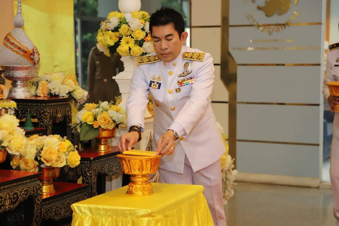 พจ.กาญจนบุรี ร่วมพิธีพระราชทานปฏิทินหลวง พุทธศักราช 2568 พระราชทานสำหรับความสุขปีใหม่ ให้แก่ ข้าราชการจังหวัดกาญจนบุรี
