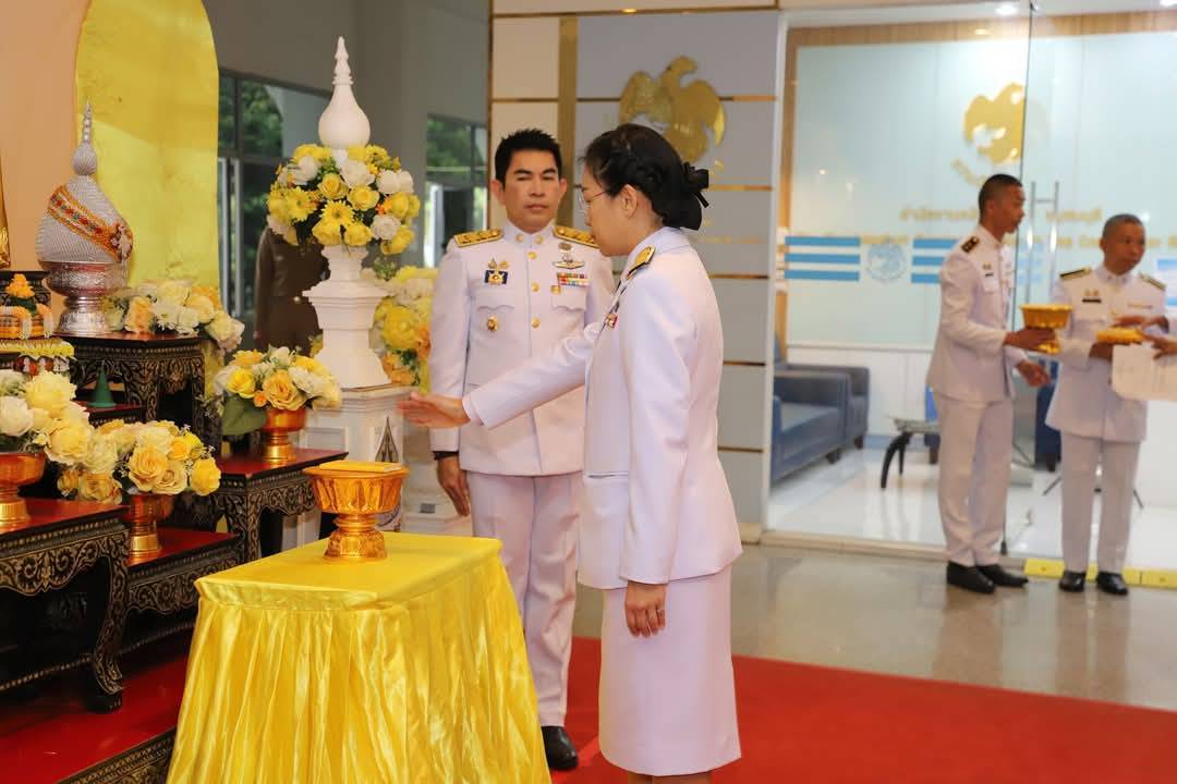 พจ.กาญจนบุรี ร่วมพิธีพระราชทานปฏิทินหลวง พุทธศักราช 2568 พระราชทานสำหรับความสุขปีใหม่ ให้แก่ ข้าราชการจังหวัดกาญจนบุรี