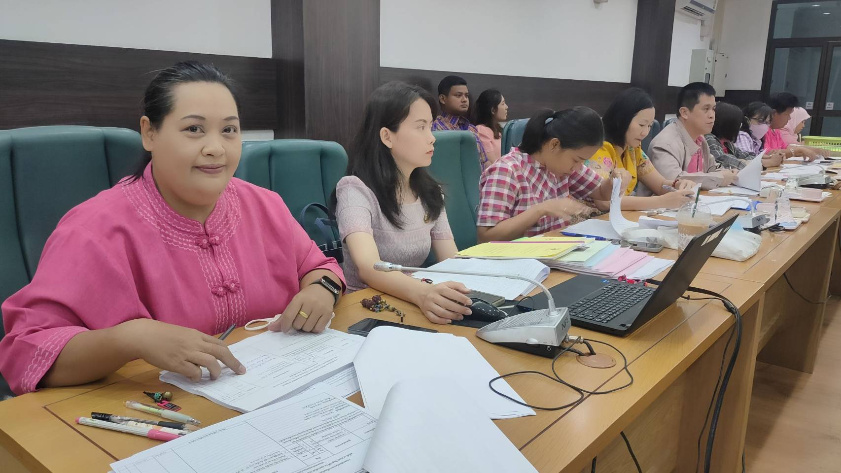 จังหวัดกาญจนบุรี อนุมัติเงินทุนเพื่อสร้างอาชีพแก่สตรี กว่า 5,000,000 บาท ในการประชุมคณะอนุกรรมการบริหารกองทุนพัฒนาบทบาทสตรีระดับจังหวัดกาญจนบุรี ครั้งที่ 2/2568