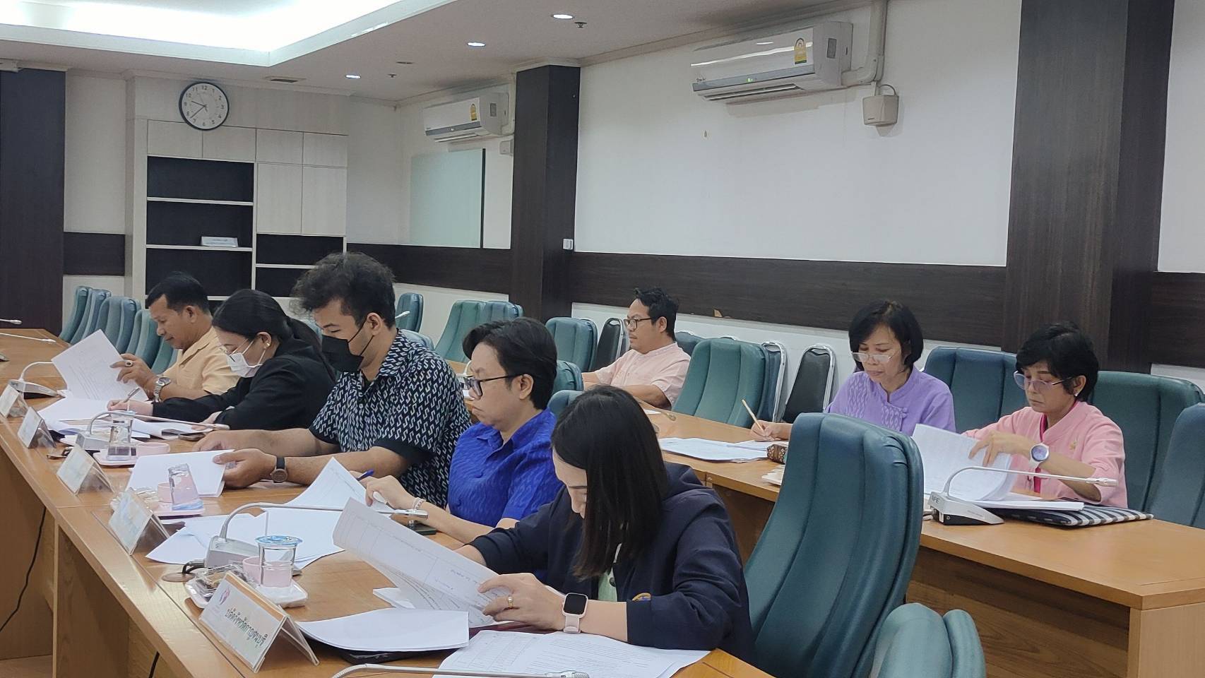 จังหวัดกาญจนบุรี อนุมัติเงินทุนเพื่อสร้างอาชีพแก่สตรี กว่า 5,000,000 บาท ในการประชุมคณะอนุกรรมการบริหารกองทุนพัฒนาบทบาทสตรีระดับจังหวัดกาญจนบุรี ครั้งที่ 2/2568