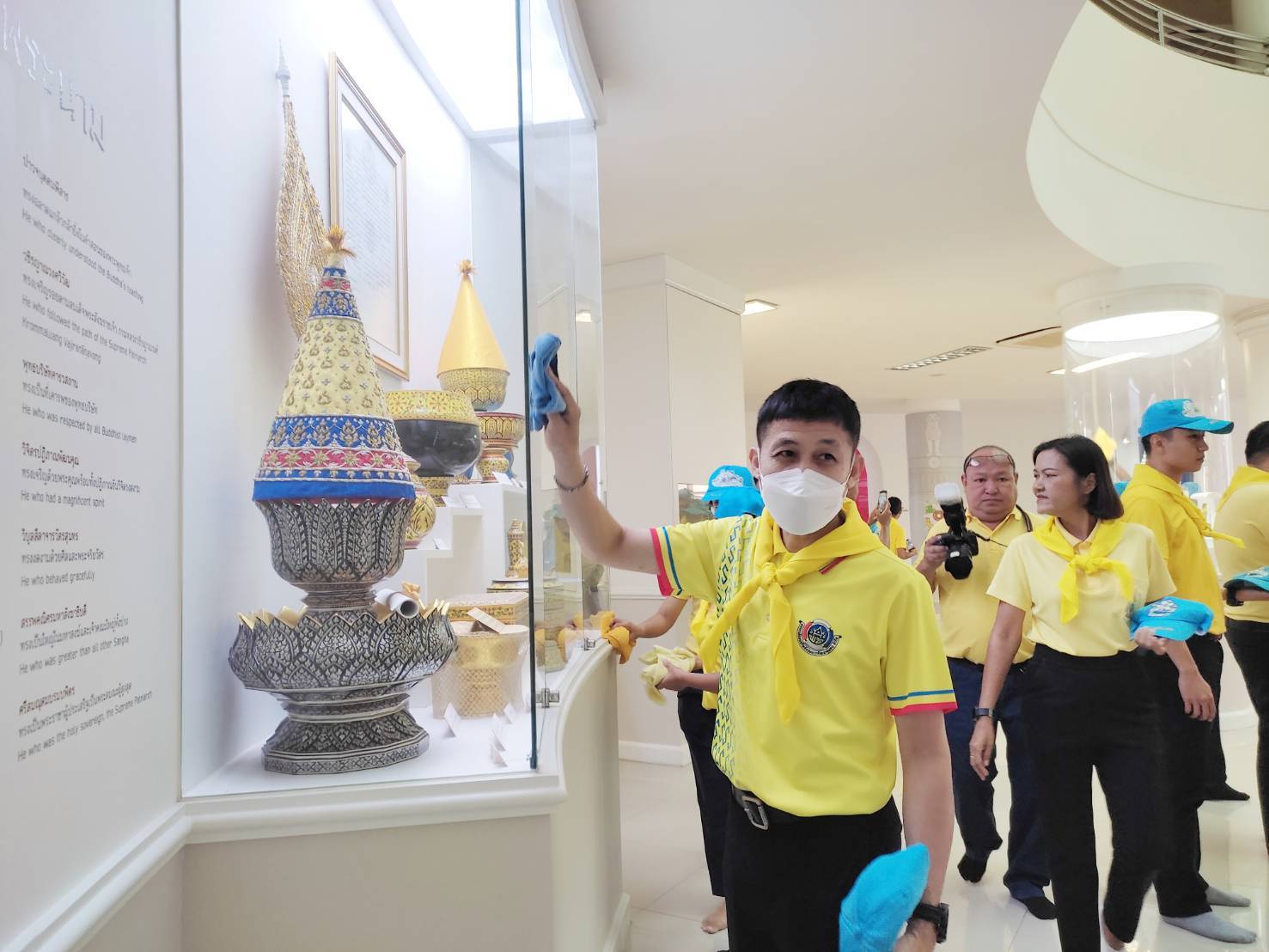 พช.กาญจนบุรี ร่วมกิจกรรมจิตอาสาพระราชทาน ร่วมทำกิจกรรมจิตอาสาพัฒนา เนื่องในโอกาสวันที่ระลึกพระบาทสมเด็จพระพุทธเลิศหล้านภาลัย
